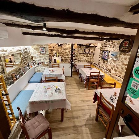 Restaurant & Guest House Semani Берат Екстер'єр фото