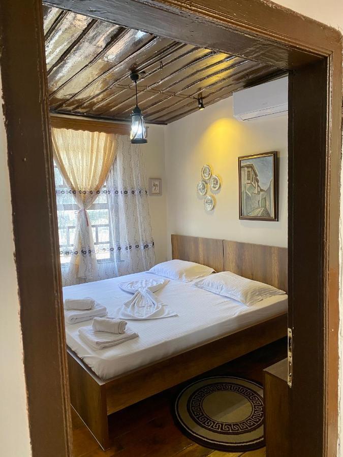 Restaurant & Guest House Semani Берат Екстер'єр фото