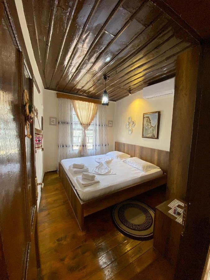 Restaurant & Guest House Semani Берат Екстер'єр фото