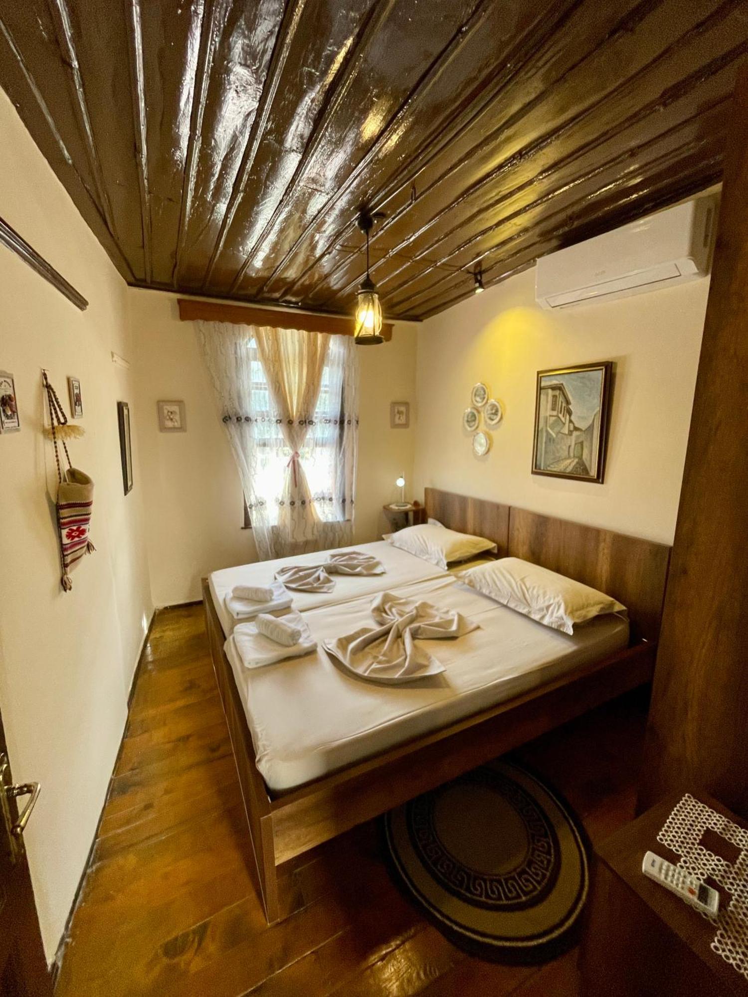 Restaurant & Guest House Semani Берат Екстер'єр фото